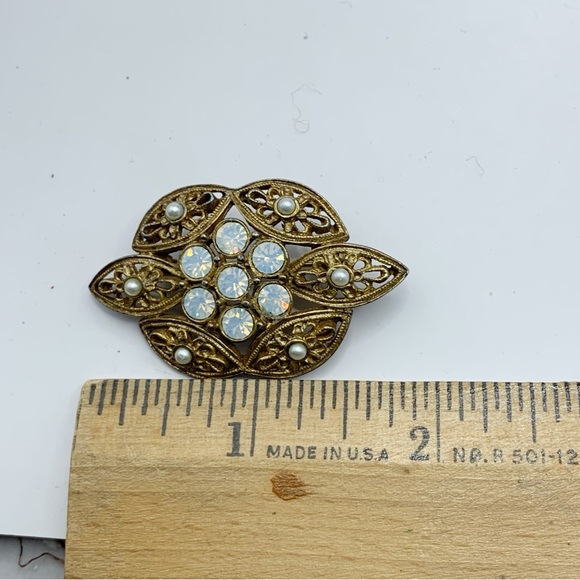 Vintage Sarah Coventry Victoria Brooch with opalescent stones Victorian revival - Picture 6 of 6